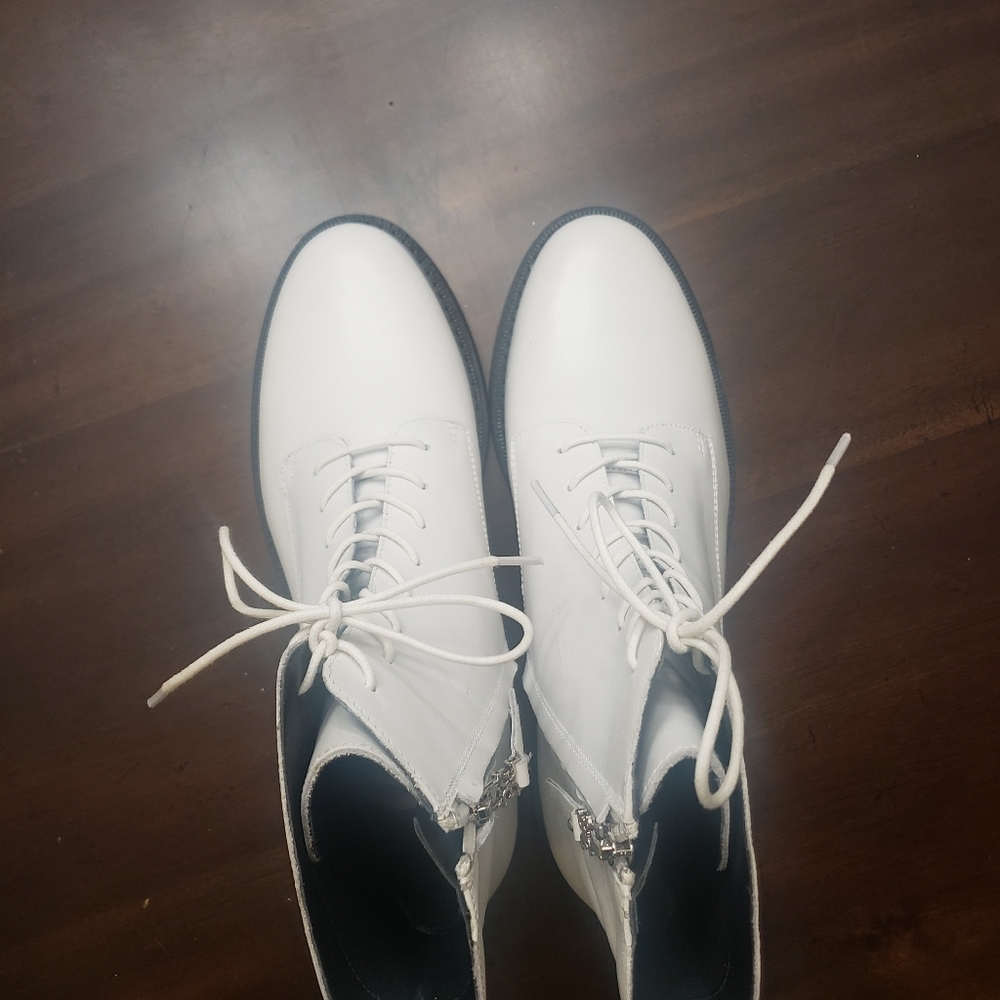 NWT Sam Edelman Nina white women's bootie size 8